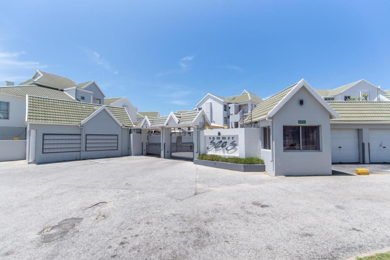Luxury On The Beach Port Elizabeth Buitenkant foto