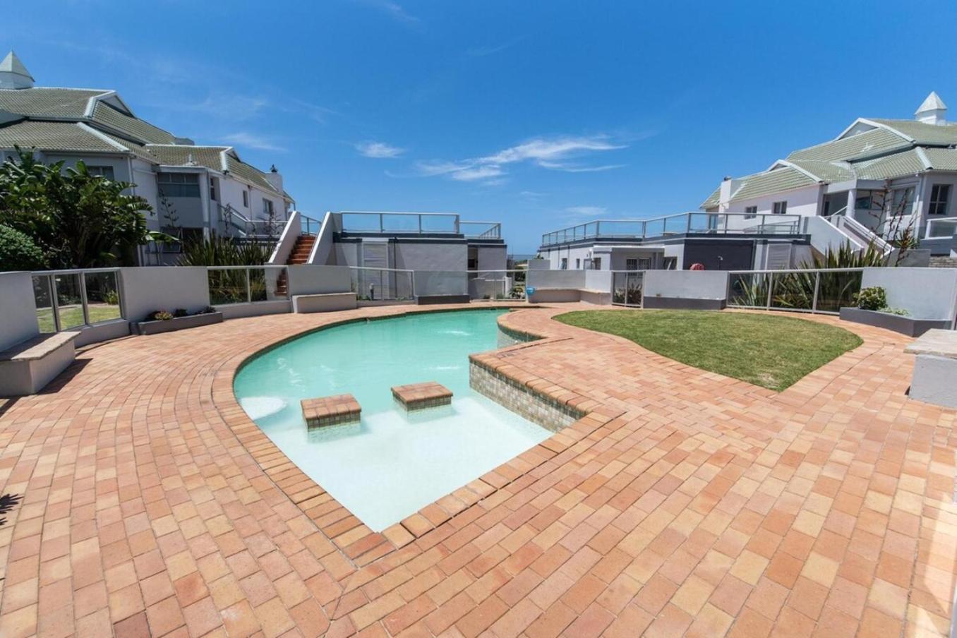 Luxury On The Beach Port Elizabeth Buitenkant foto